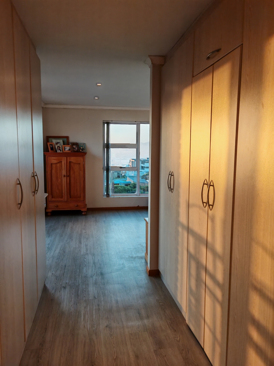 4 Bedroom Property for Sale in De Kelders Western Cape
